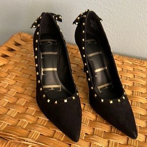 **SOLD** Elle black and gold pumps